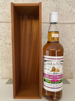 Glenlivet 52 Year Old 1949 Vintage 2001 Bottling First Fill Sherry Butt Gordon & MacPhail Single Malt Scotch UK version (Whiskybase -92)